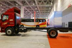 东风柳汽 新乘龙M3中卡 185马力 4X2 6.2米栏板载货车(LZ1160M3AB)