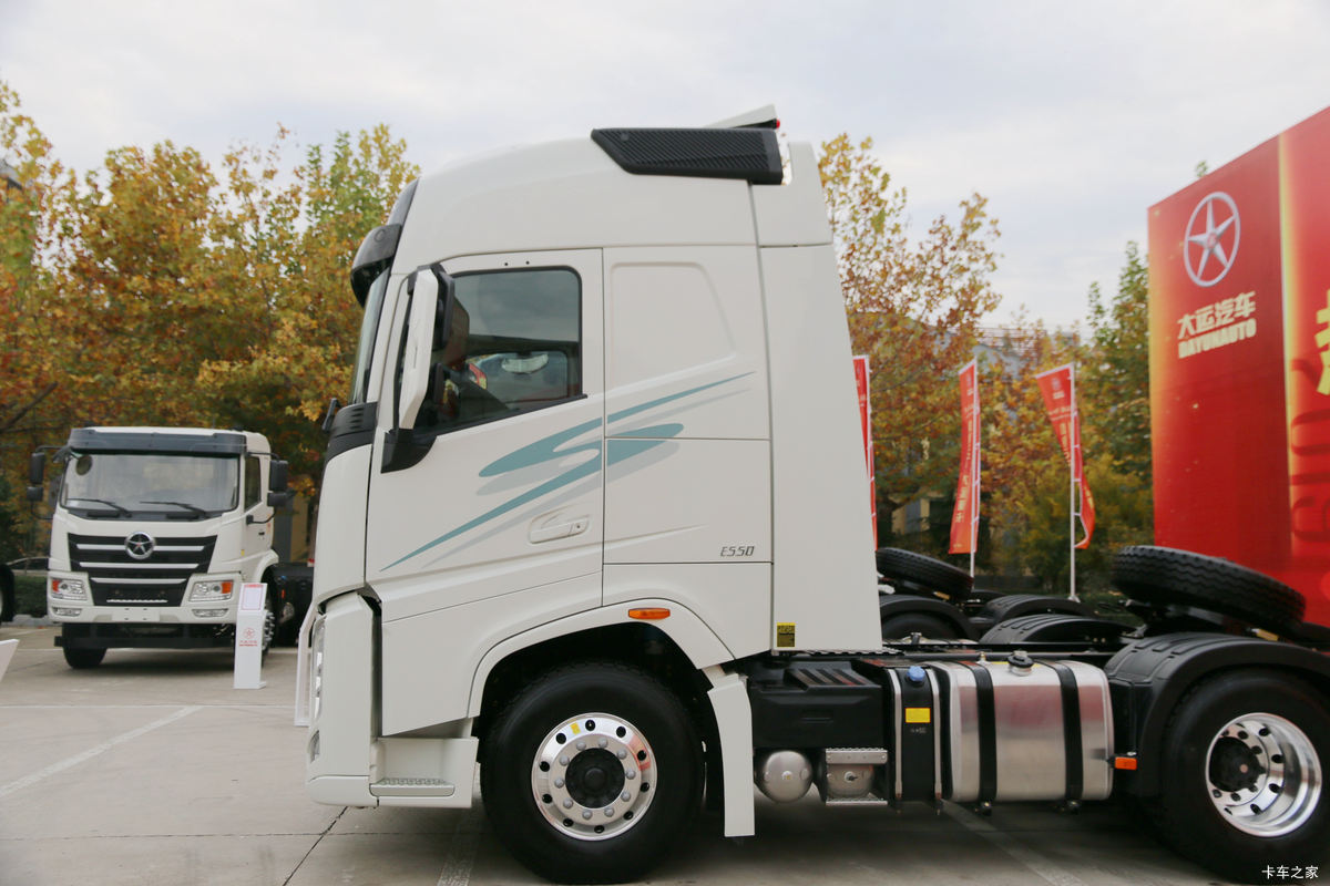 ���� V9�ؿ� 550���� 6X4 AMT�Զ���ǣ����(Һ��)(CGC4251D5FCCL)���                                                