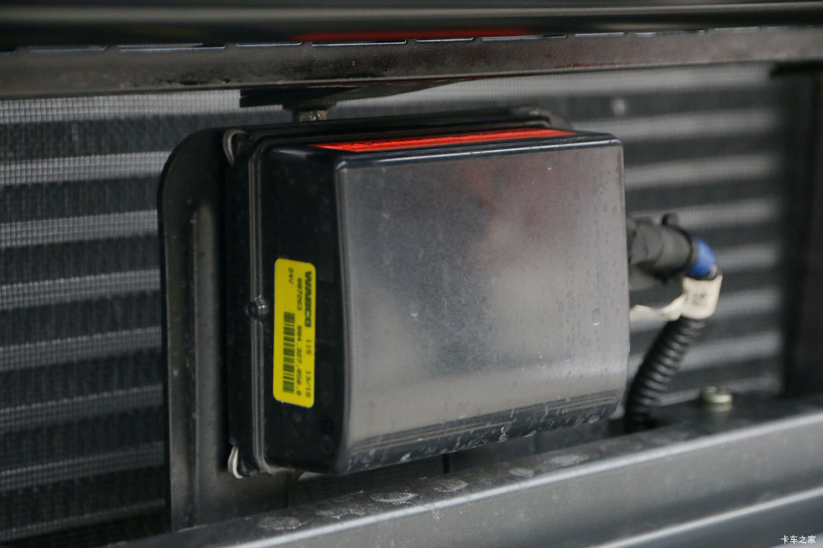 ���� V9�ؿ� 550���� 6X4 AMT�Զ���ǣ����(Һ��)(CGC4251D5FCCL)���                                                