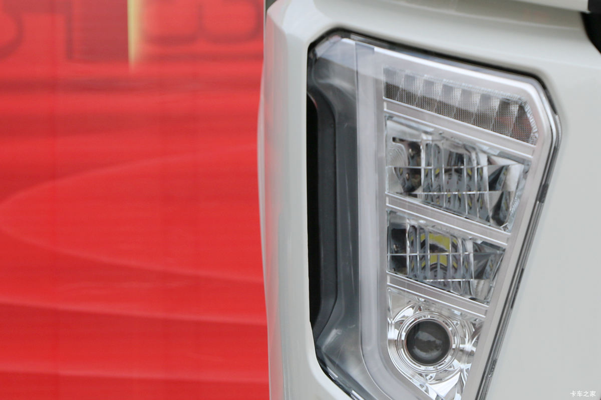 ���� V9�ؿ� 550���� 6X4 AMT�Զ���ǣ����(Һ��)(CGC4251D5FCCL)���                                                