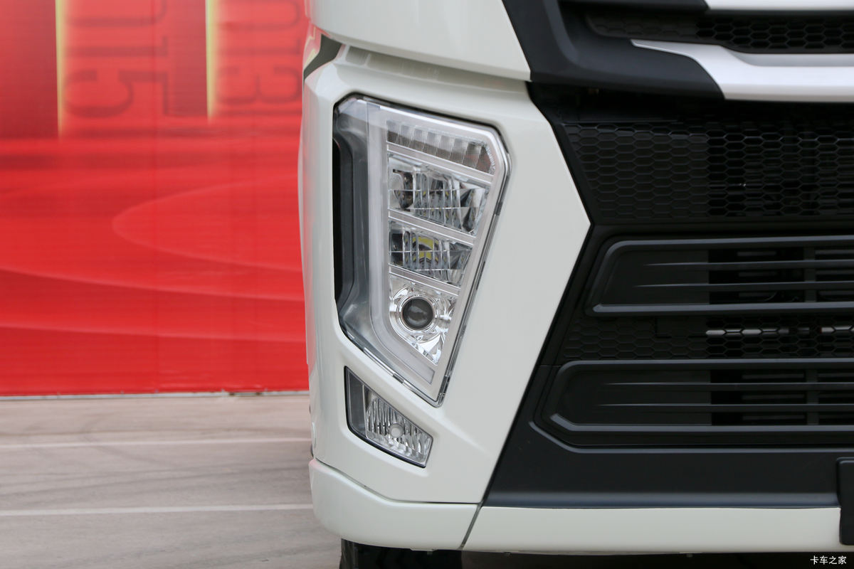 ���� V9�ؿ� 550���� 6X4 AMT�Զ���ǣ����(Һ��)(CGC4251D5FCCL)���                                                