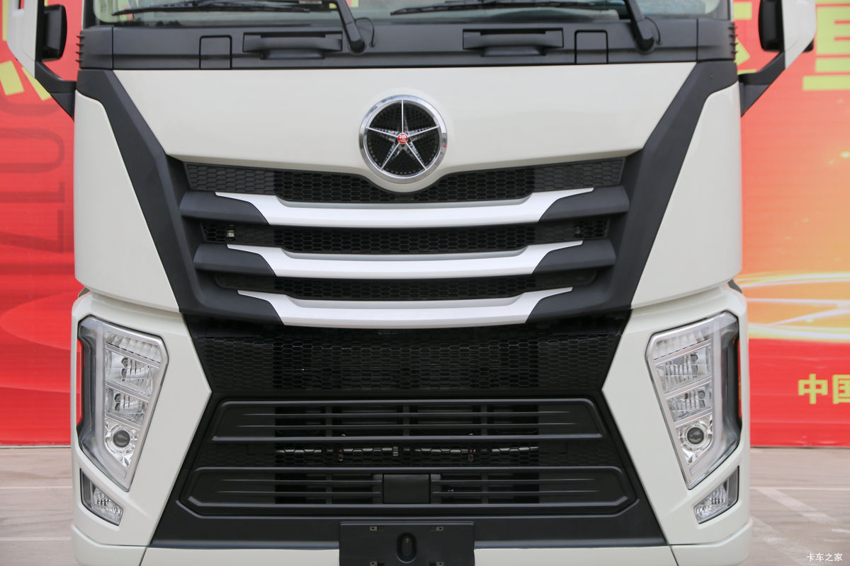 ���� V9�ؿ� 550���� 6X4 AMT�Զ���ǣ����(Һ��)(CGC4251D5FCCL)���                                                