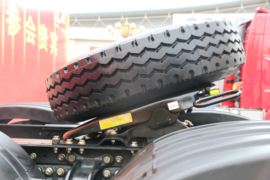 大运V9&nbsp;牵引车底盘                                                图片