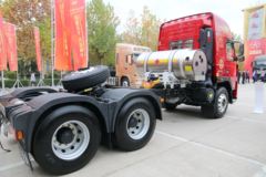 大运 新N8E重卡 钜赢版 460马力 6X4 LNG牵引车(国六)(CGC4250N6FCGE)