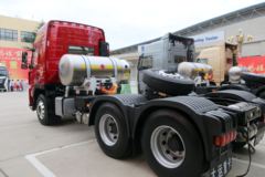 大运 新N8E重卡 钜赢版 460马力 6X4 LNG牵引车(国六)(CGC4250N6FCGE)