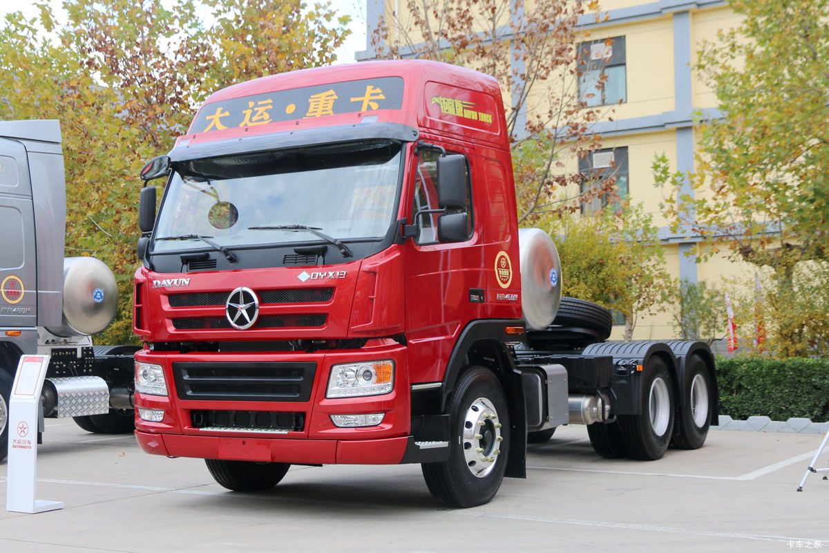 大运 新N8E重卡 钜赢2.0降重版 350马力 6X4 LNG牵引车(国六)(速比4.11)