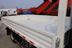 陕汽轻卡 德龙K3000 标配型 130马力 4.18米单排栏板轻卡(YTQ1040KH331)