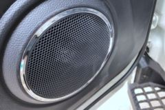 福田 时代领航6 高配版 143马力 3.82米排半栏板轻卡(BJ1043V9PBA-BH)