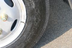 现代商用车 泓图200 88马力 4X2 3.7米单排仓栅式轻卡(CNJ5040CCYEDF28V)