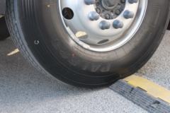 福田 奥铃大黄蜂 260马力 6.1米排半栏板载货车(BJ1188VGPHK-A1)