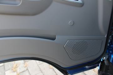 һ������ ��Ź�ʨ 130���� 3.865���Ű������Ῠ(CA1040K2L3E5A-1)ͼƬ