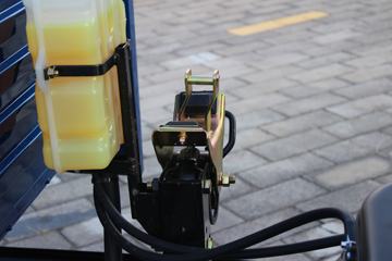 һ������ ��Ź�ʨ 130���� 3.865���Ű������Ῠ(CA1040K2L3E5A-1)ͼƬ