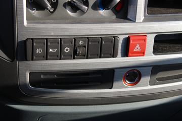 һ������ ��ž���5ϵ 129���� 4X2 3.74����ж��ͼƬ