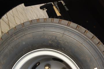 һ������ ��ž���5ϵ 129���� 4X2 3.74����ж��ͼƬ