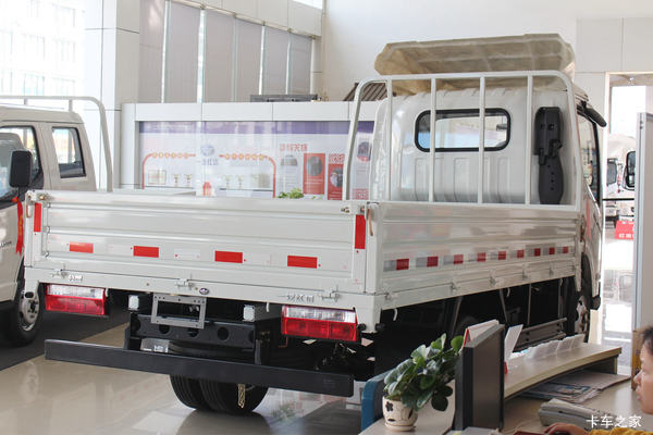 降价促销 贵阳解放公狮载货车仅售8.12万