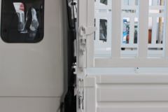 一汽红塔 解放霸铃 95马力 3.265米排半仓栅式轻卡(CA5040CCYK2L3E5-1)