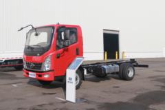 现代商用车 泓图300 130马力 4X2 4.165米单排栏板轻卡(CNJ2040ZDB33V)