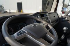 现代商用车 泓图300 130马力 4X2 4.165米单排栏板轻卡(CNJ2040ZDB33V)