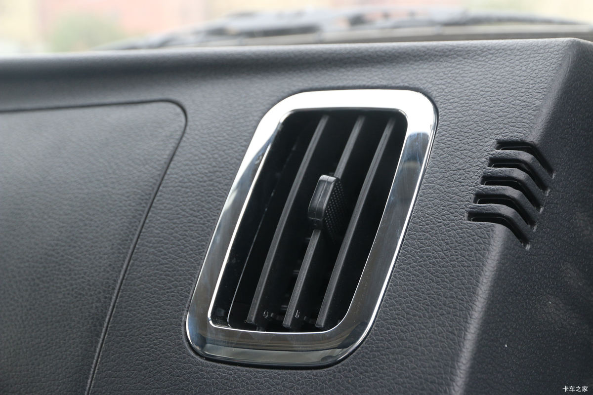 ���� �ž�T70L �¸��� 1.5L 116���� ���� 3.4�׵�����ʽ΢��(����)(SQR5032XXYH06)��ʻ��                                               