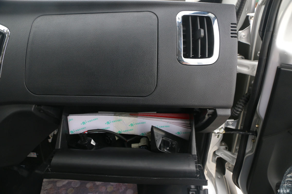 ���� �ž�T70L �¸��� 1.5L 116���� ���� 3.4�׵�����ʽ΢��(����)(SQR5032XXYH06)��ʻ��                                               