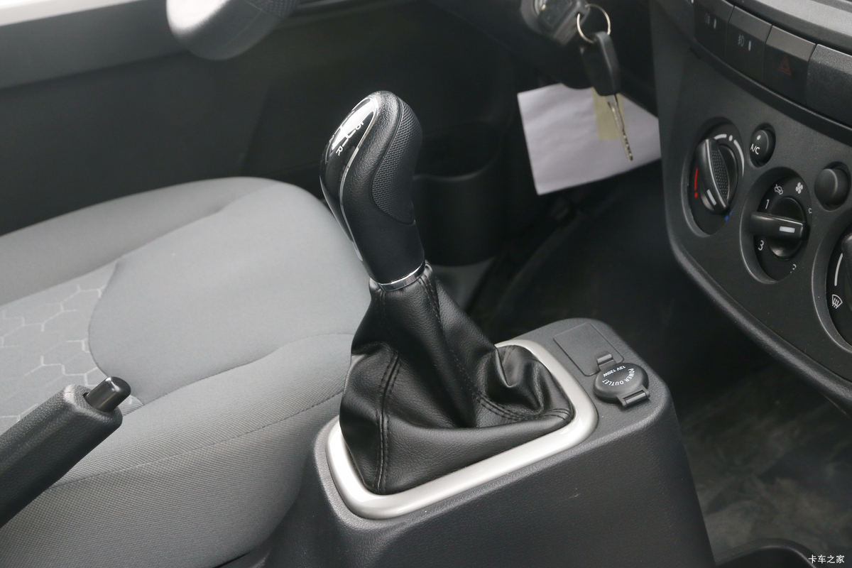 ���� �ž�T70L �¸��� 1.5L 116���� ���� 3.4�׵�����ʽ΢��(����)(SQR5032XXYH06)��ʻ��                                               