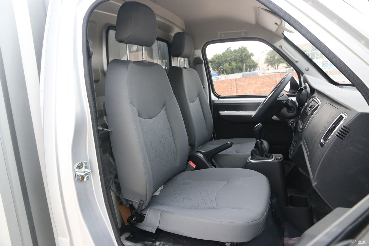 ���� �ž�T70L �¸��� 1.5L 116���� ���� 3.4�׵�����ʽ΢��(����)(SQR5032XXYH06)��ʻ��                                               