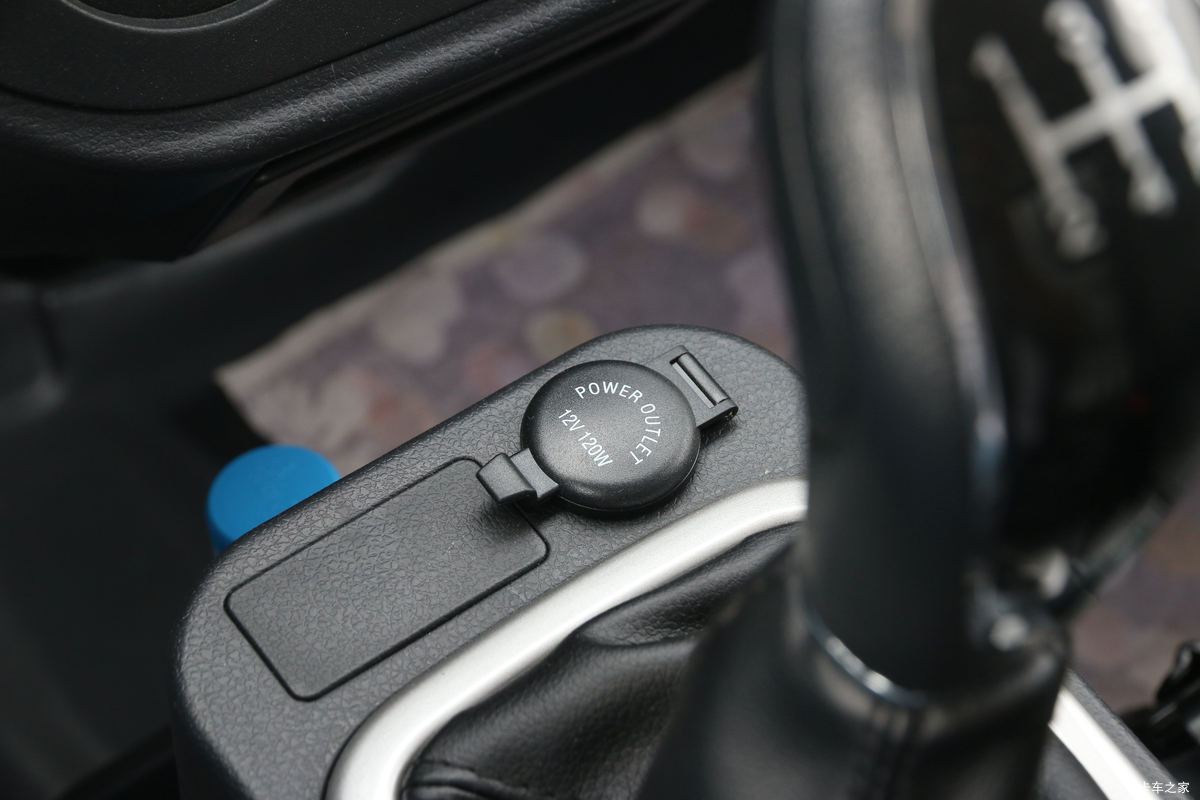 ���� �ž�T70L �¸��� 1.5L 116���� ���� 3.4�׵�����ʽ΢��(����)(SQR5032XXYH06)��ʻ��                                               