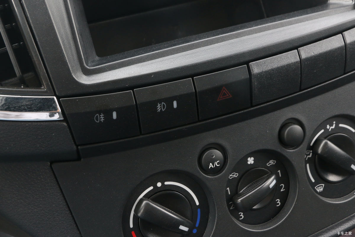 ���� �ž�T70L �¸��� 1.5L 116���� ���� 3.4�׵�����ʽ΢��(����)(SQR5032XXYH06)��ʻ��                                               