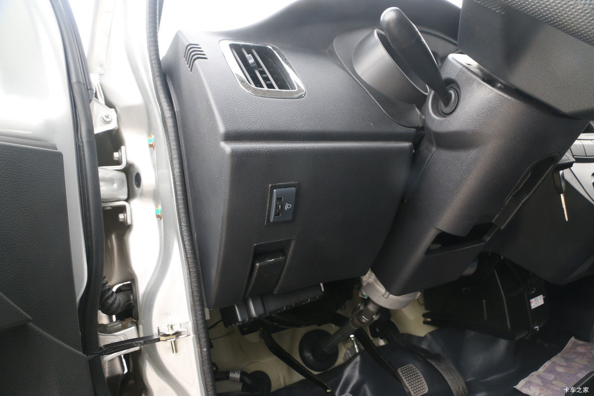 ���� �ž�T70L �¸��� 1.5L 116���� ���� 3.4�׵�����ʽ΢��(����)(SQR5032XXYH06)��ʻ��                                               