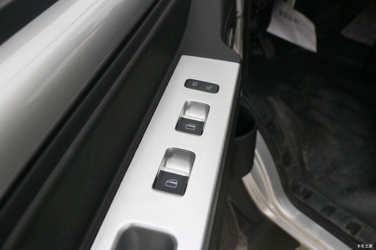 ���� �ž�T70L �¸��� 1.5L 116���� ���� 3.4�׵�����ʽ΢��(����)(SQR5032XXYH06)��ʻ��                                               