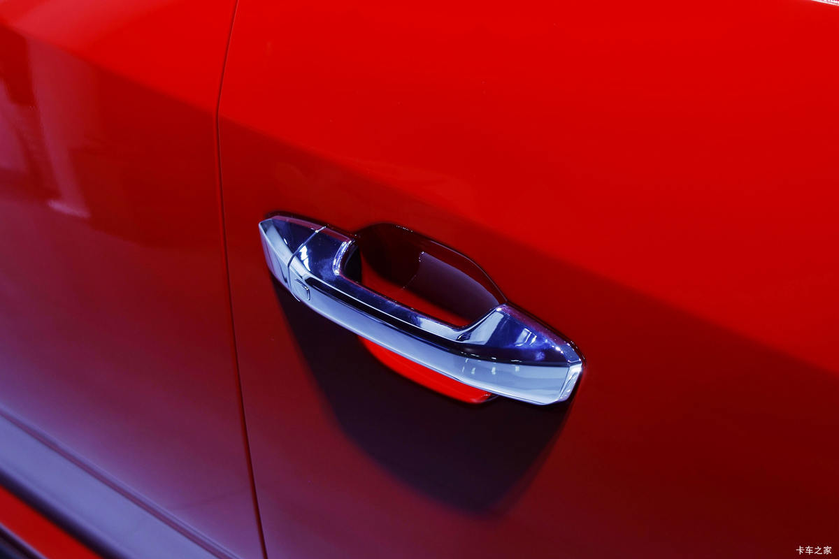 ������ͨ T70 2019�� �콢�� 2.0T���� 160���� �����ߵ��� ��˫��Ƥ��(6AT)���                                                