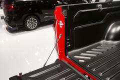 上汽大通 T70 2019款 旗舰版 2.0T柴油 160马力 四驱高底盘 大双排皮卡(6AT)