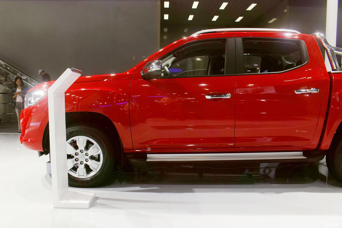 ������ͨ T70 2019�� �콢�� 2.0T���� 160���� �����ߵ��� ��˫��Ƥ��(6AT)���                                                