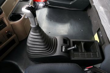 �й����� ���N5W�п� ���˰� 220���� 4X2 6.75�ײ�դʽ�ػ���(����)(ZZ5185CCYK5113F1)ͼƬ