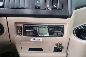 �й����� ���N5W�п� ���˰� 220���� 4X2 6.75�ײ�դʽ�ػ���(����)(ZZ5185CCYK5113F1)ͼƬ