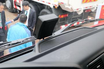 �й����� ���N5W�п� ���˰� 220���� 4X2 6.75�ײ�դʽ�ػ���(����)(ZZ5185CCYK5113F1)ͼƬ