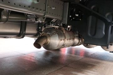 �й����� ���N5W�п� ���˰� 220���� 4X2 6.75�ײ�դʽ�ػ���(����)(ZZ5185CCYK5113F1)ͼƬ