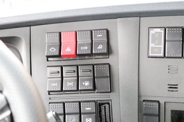 �й����� HOWO T7H�ؿ� 480���� 6X4 AMT�Զ���ǣ����(Һ��)ͼƬ