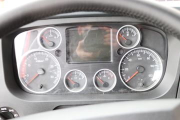 �й����� HOWO T7H�ؿ� 480���� 6X4 AMT�Զ���ǣ����(Һ��)ͼƬ