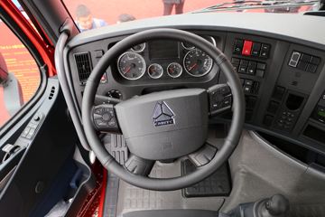 �й����� HOWO T7H�ؿ� 480���� 6X4 AMT�Զ���ǣ����(Һ��)ͼƬ