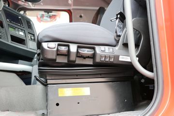 �й����� HOWO T7H�ؿ� 480���� 6X4 AMT�Զ���ǣ����(Һ��)ͼƬ