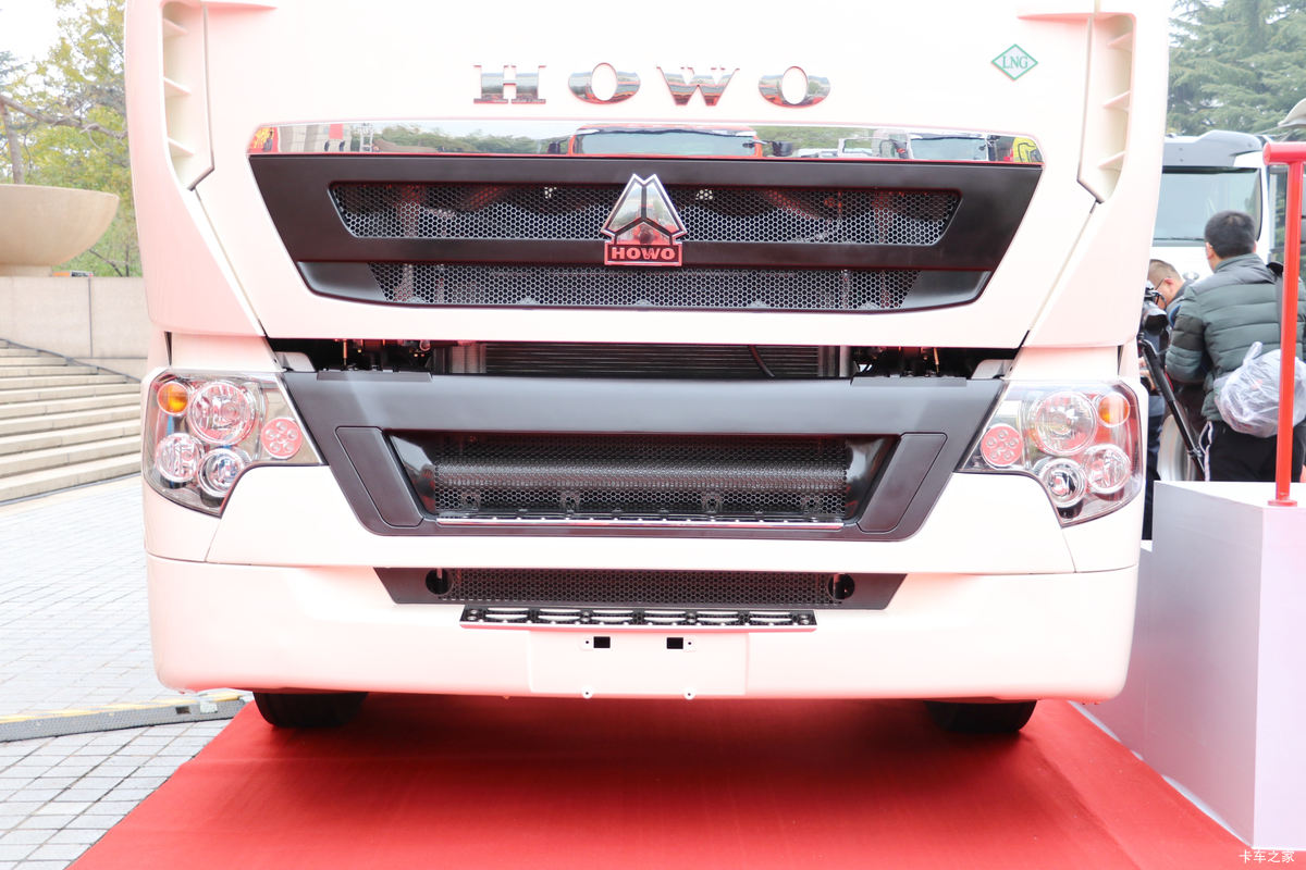 �й����� HOWO T7H�ؿ� 440���� 6X4 LNGǣ����(����)���                                                