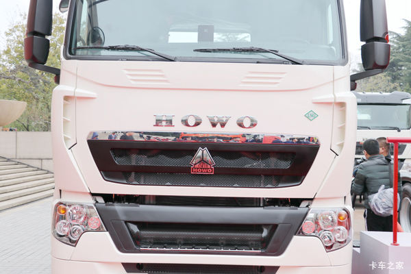 优惠 0.1万元  HOWO T7H牵引车促销中  