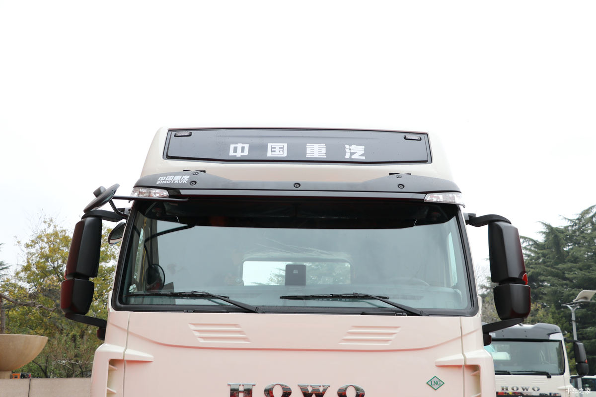 �й����� HOWO T7H�ؿ� 440���� 6X4 LNGǣ����(����)���                                                