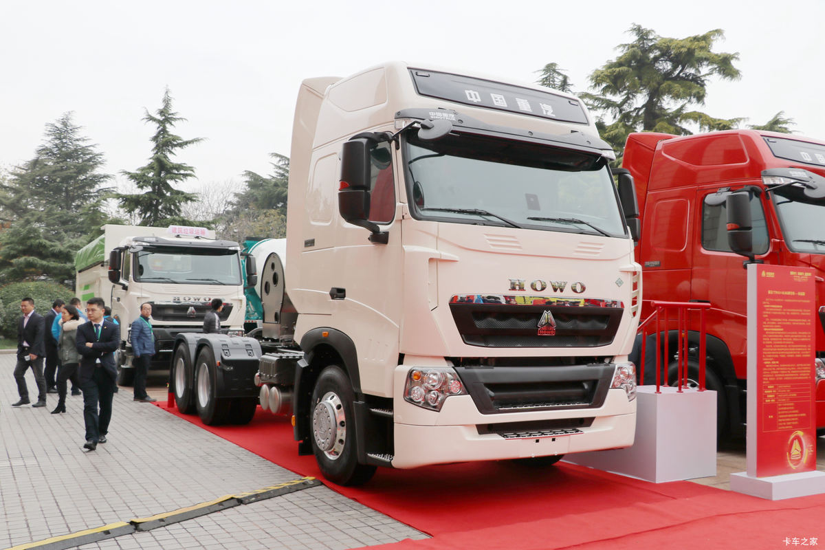 �й����� HOWO T7H�ؿ� 440���� 6X4 LNGǣ����(����)���                                                