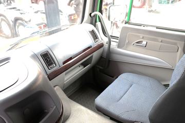 �й����� HOWO-7 380���� 6X4 AMT���ʽ��϶�����ж��ͼƬ