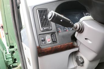 �й����� HOWO-7 380���� 6X4 AMT���ʽ��϶�����ж��ͼƬ