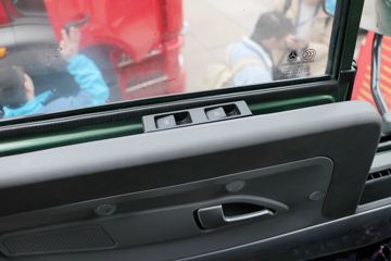 �й����� HOWO-7 380���� 6X4 AMT���ʽ��϶�����ж��ͼƬ