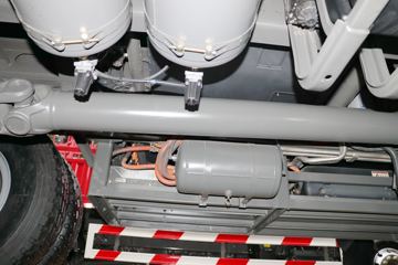 �й����� HOWO-7 380���� 6X4 AMT���ʽ��϶�����ж��ͼƬ