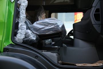 �й����� �ǵ¿�SITRAK G7H�ؿ� 400���� 6X4 6����ж��(ZZ3256N414SE1)ͼƬ